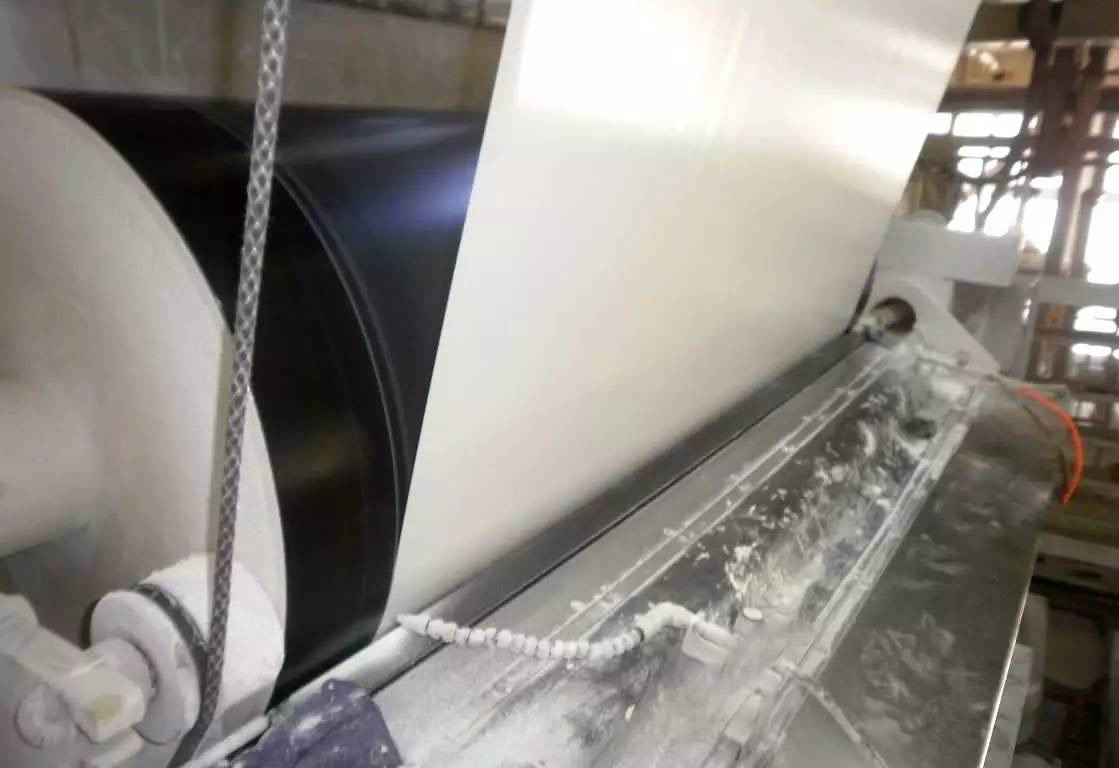 復(fù)雜泡沫?靠的就是涂布施膠消泡劑