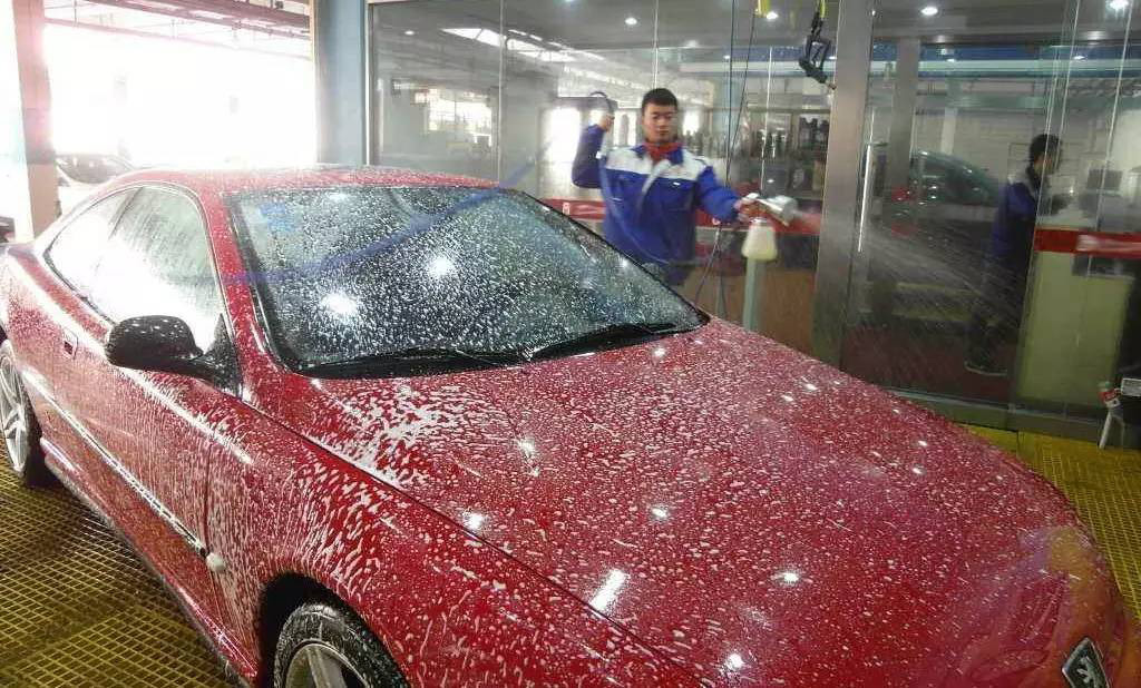 洗車成本高？汽車洗滌用消泡劑，讓你省水省利！