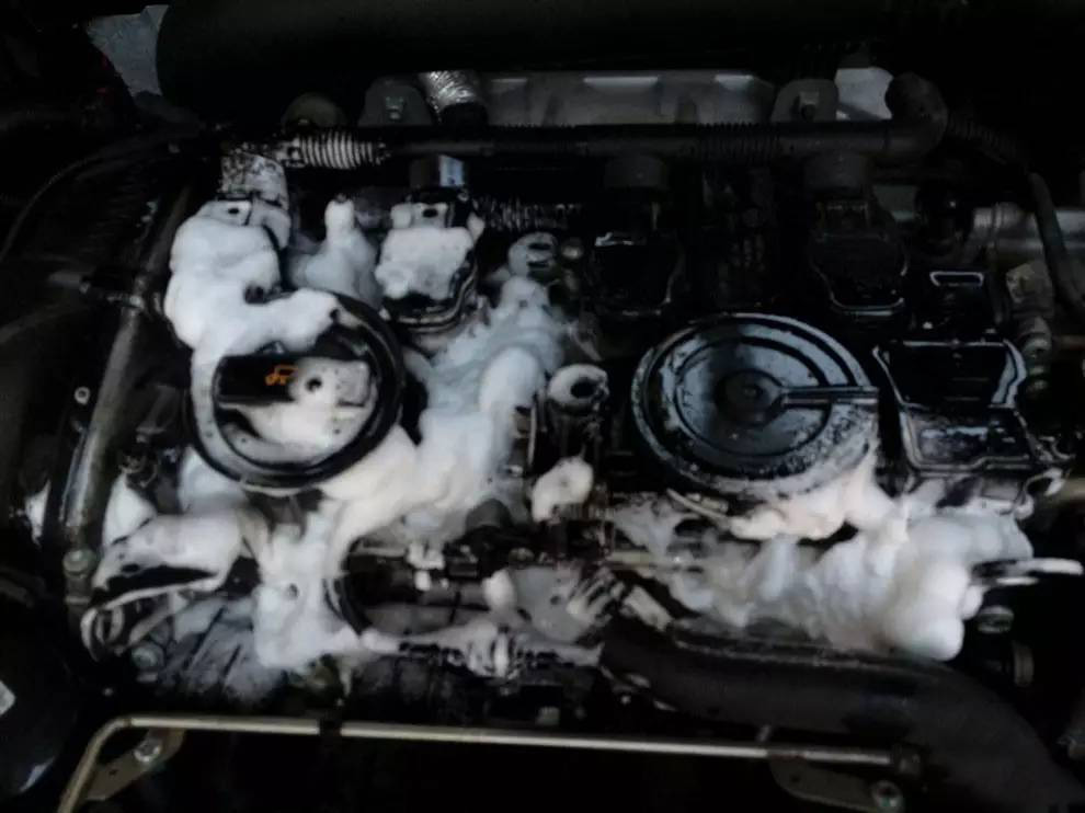 泡沫殘留問題，乳濁液清洗劑消泡劑秒秒鐘解決