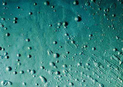 中聯(lián)邦教你如何使用涂料消泡劑，告別涂料行業(yè)的泡沫問題。