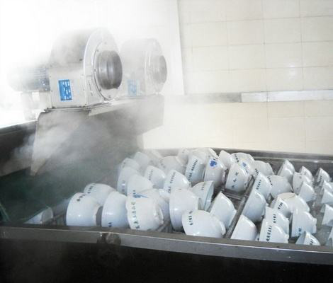 同行絕不會告訴你，餐具清洗中起泡不使用餐具清洗消泡劑危害會有多大！