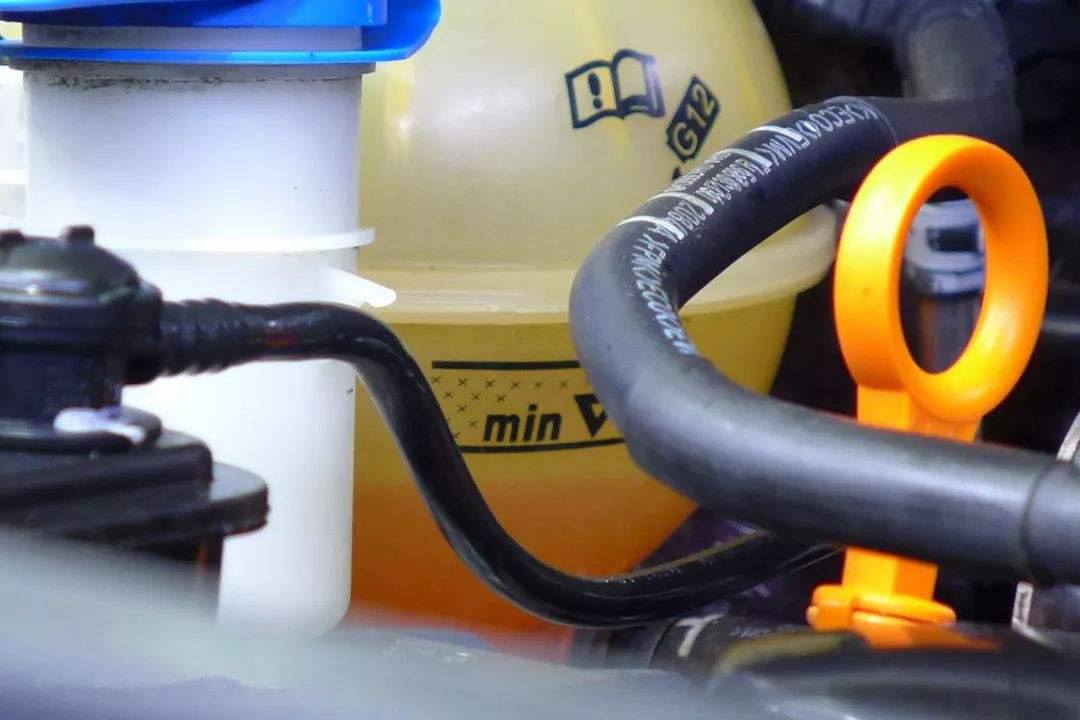 冷卻液專用消泡劑在金屬行業又起著怎樣的重要作用？