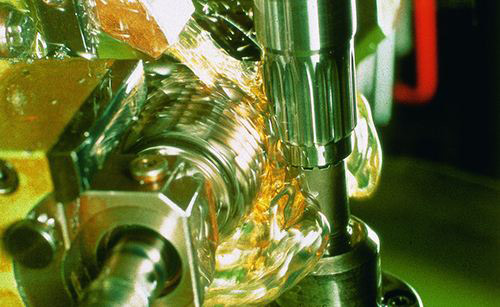 怎么提高潤滑油降低成本？-潤滑油消泡劑有幾種