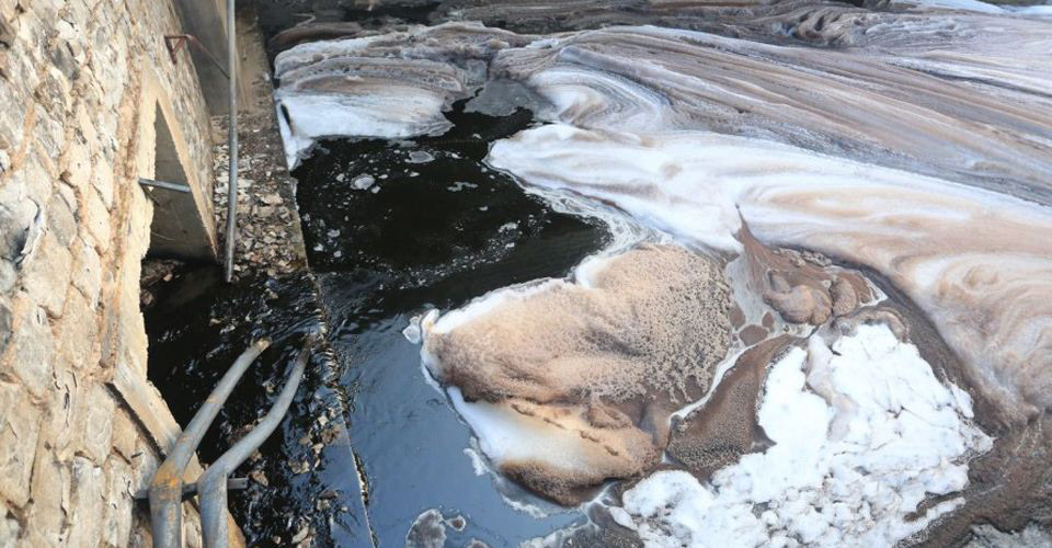 這么多年污水處理廠都在用消泡劑嗎