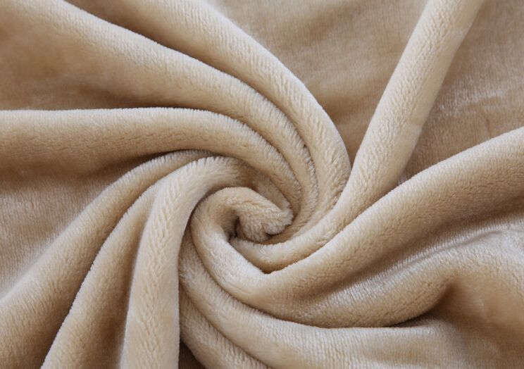 使用毛毯清洗劑消泡劑，消除涂膜各種弊病