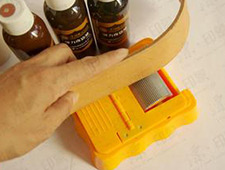 粘合劑消泡劑在皮邊油施工中應用