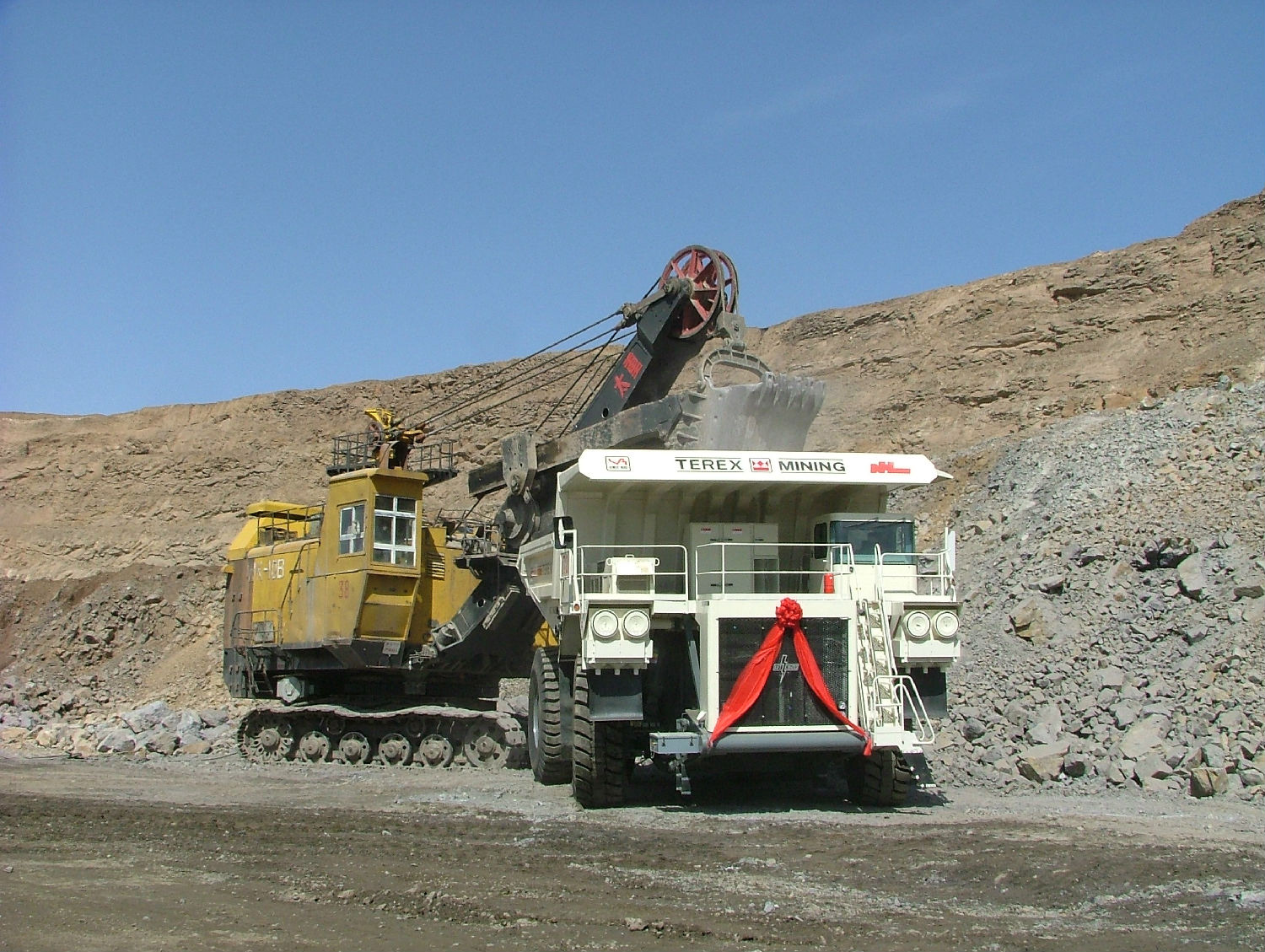 金牛特種油品廠煤礦液