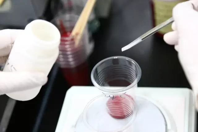 滴加消泡劑 滴加消泡劑